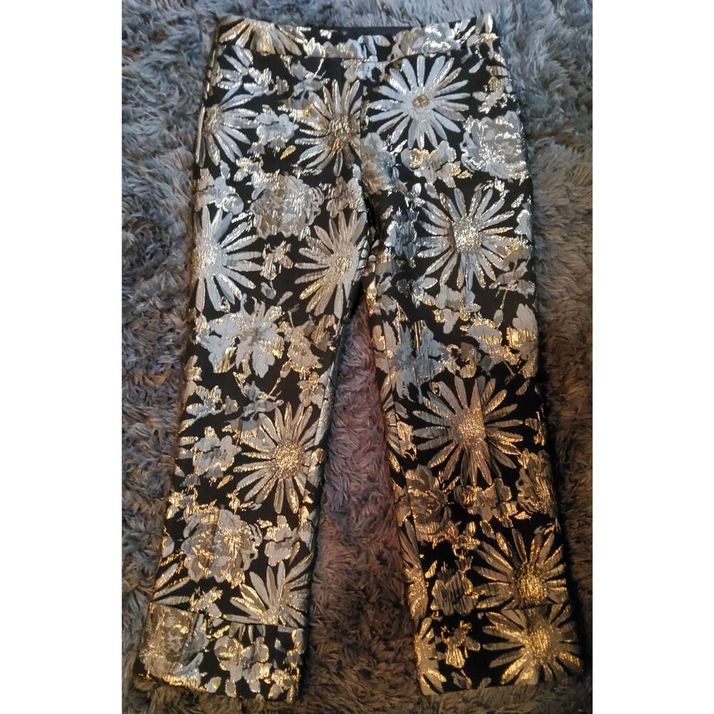 #523 Like New Trina Turk Metallic Daisy Crop Pants Size 8